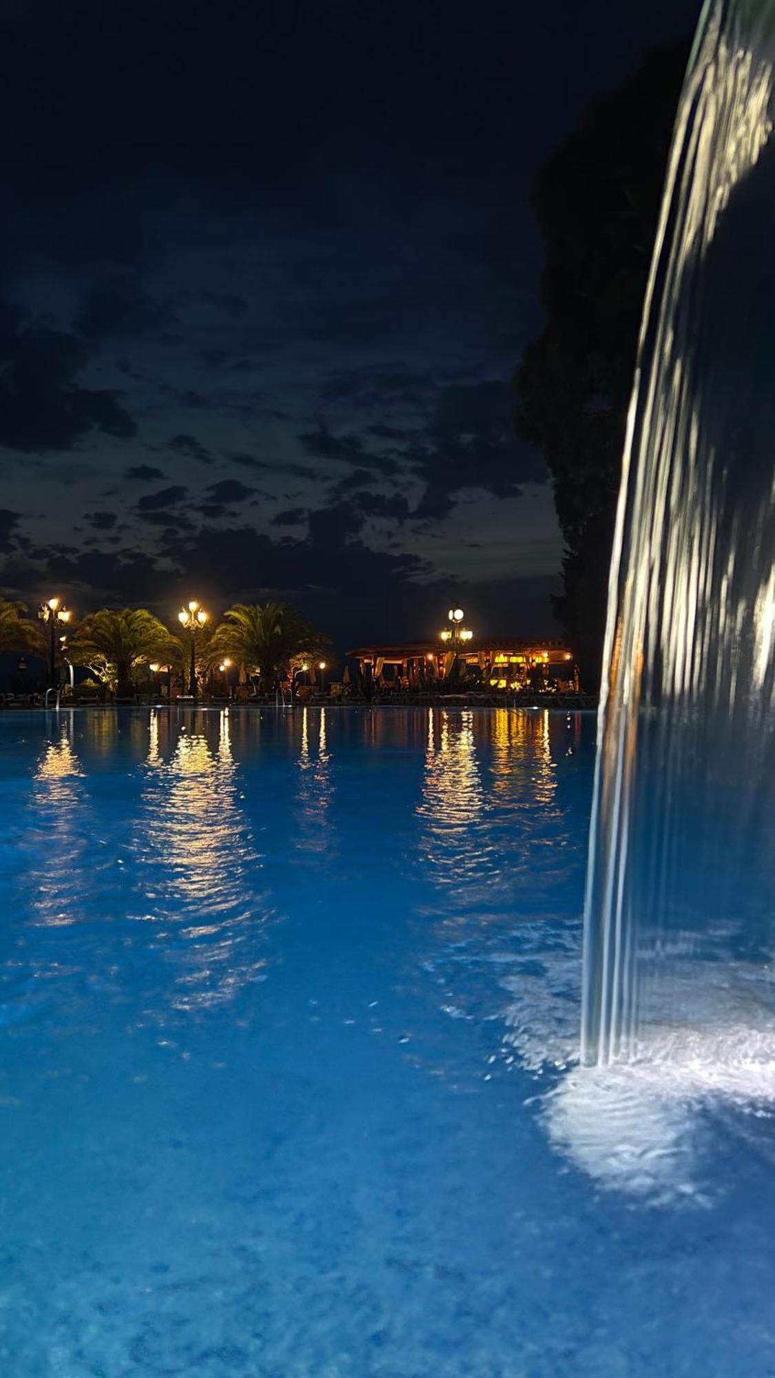 Luxury Oasis Apartment ชากวี ภายนอก รูปภาพ